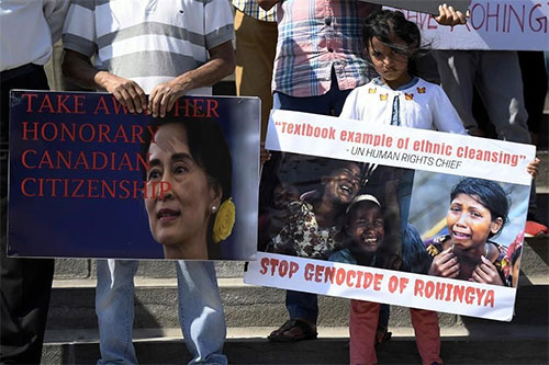 protesta contra Suu Kyi Canadá retira la ciudadanía a Suu Kyi por los abusos contra los rohingyas